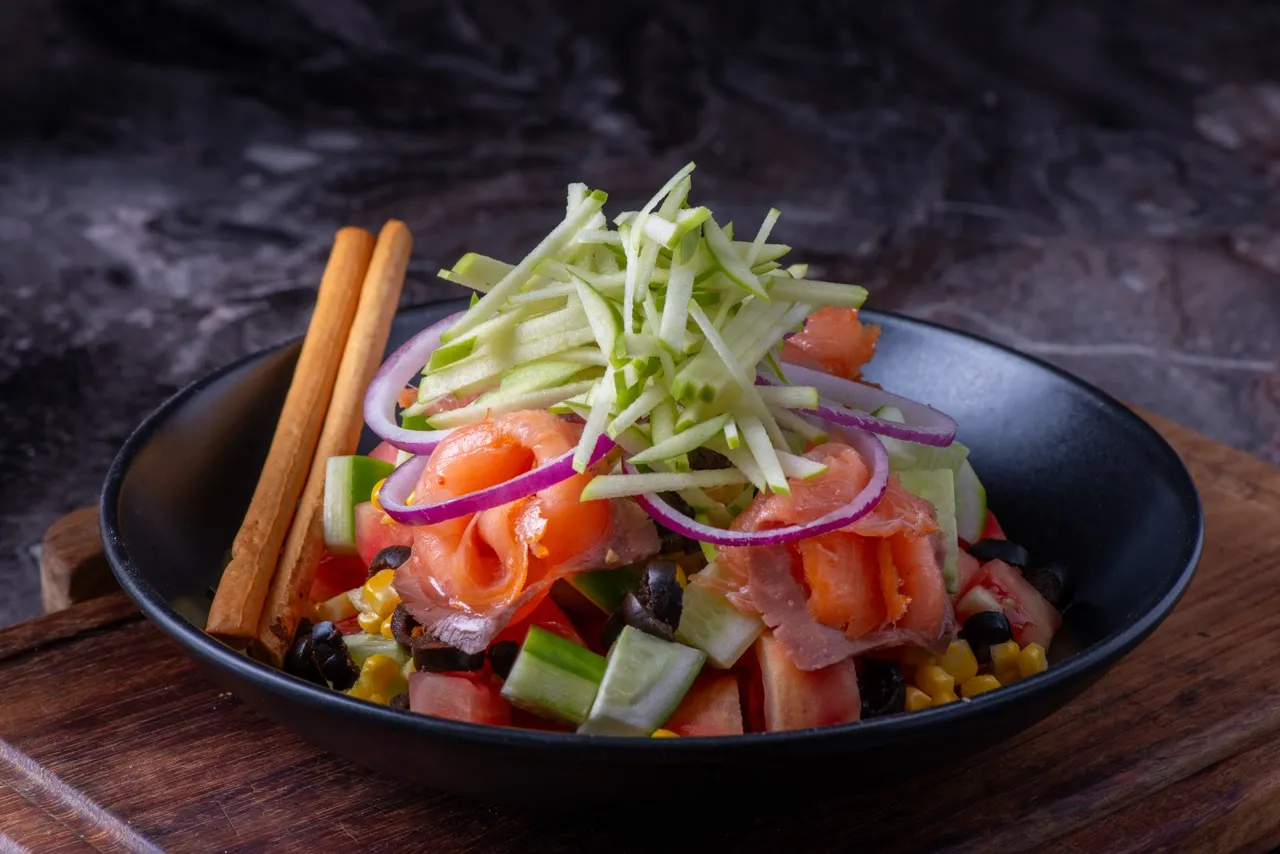 Füme Somonlu Salata